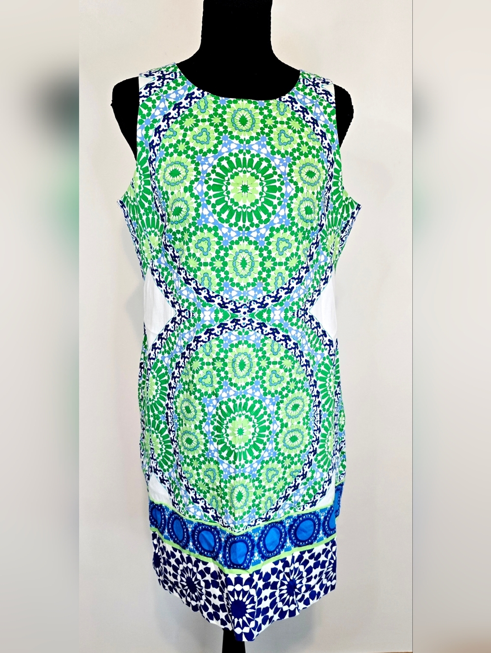 Bright Shift Dress Green Blue Geometric Sleeveless Size 8 Summer vacation resort